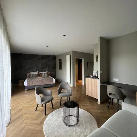 Le Clos Des Huy Pres Trigny